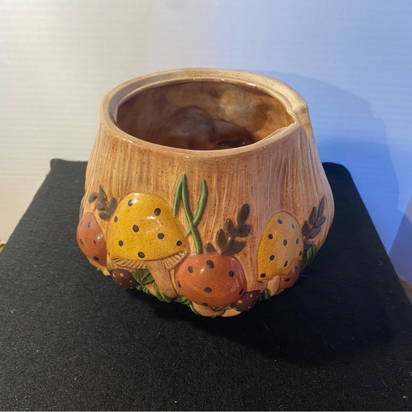 Vintage Handmade Ceramic Arnel’s Mushroom Soup Tureen with Lid, Ladle, and plate - Picture 10 of 16